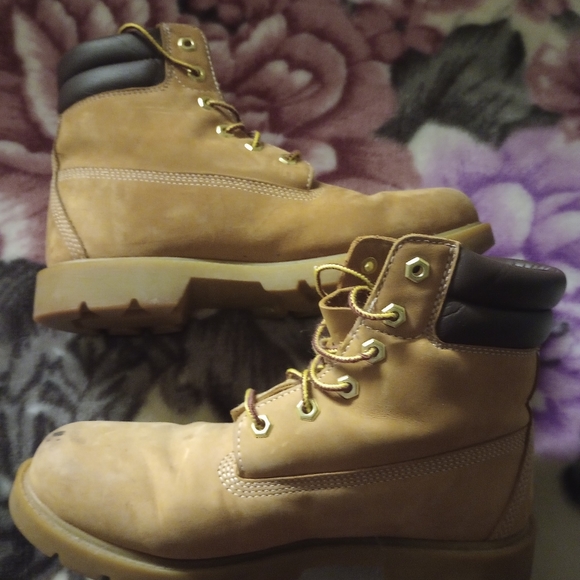 Women's Timberland Boots - Picture 4 of 5